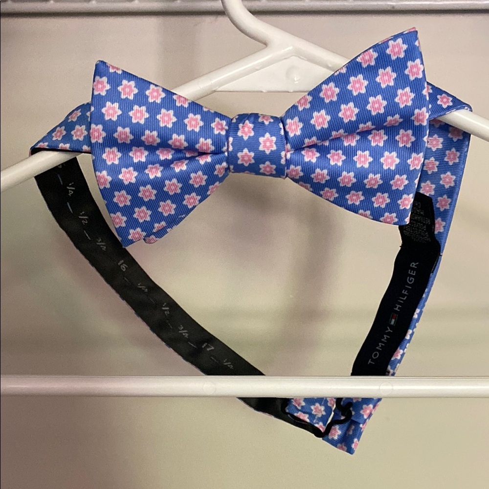 Tommy Hilfiger men’s bow tie
